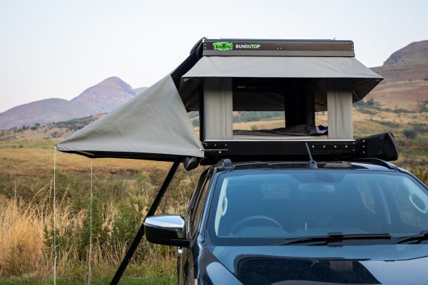 A Bundutop and Bunduannex from Bundutec on a vehicle
